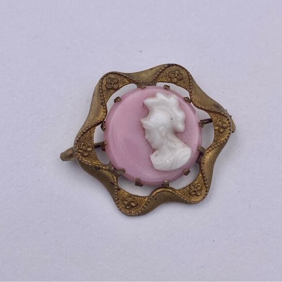 Vintage Jewelry - Ancient Style Pink Plastic Soldier Cameo Brass Round Brooch